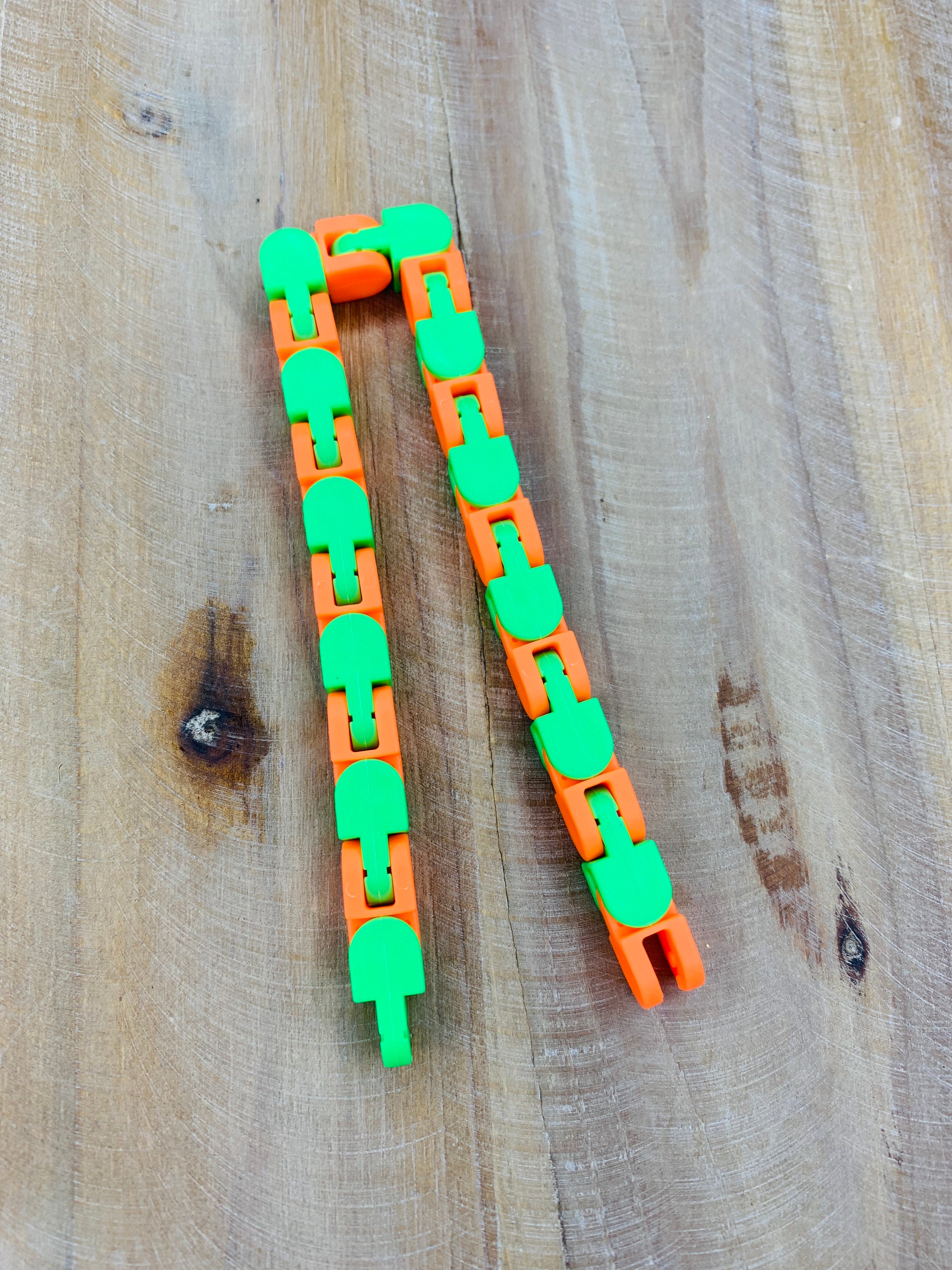 Wacky Track Green & Orange Link Fidget Toy