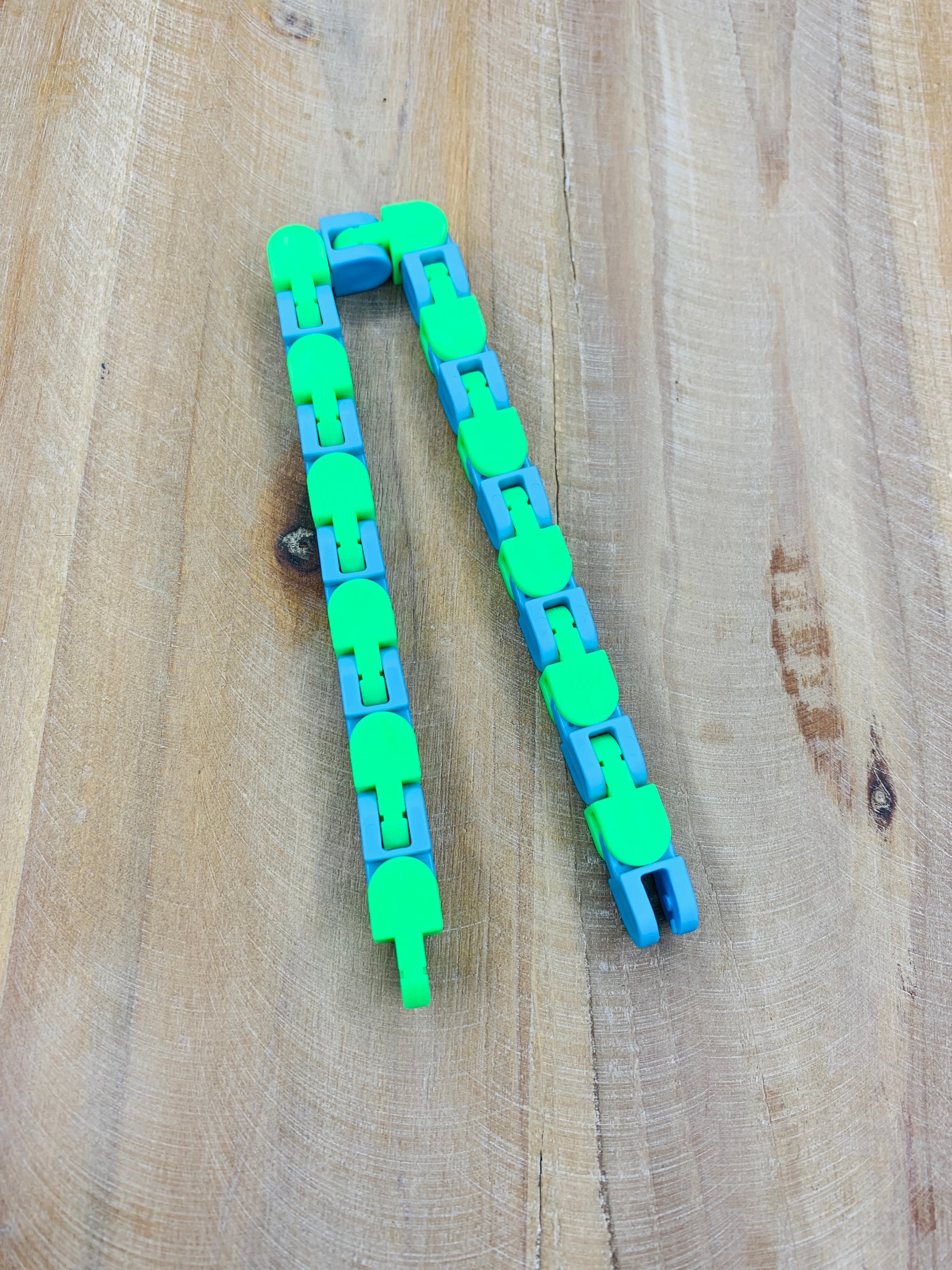 Wacky Track Blue & Green Link Fidget Toy
