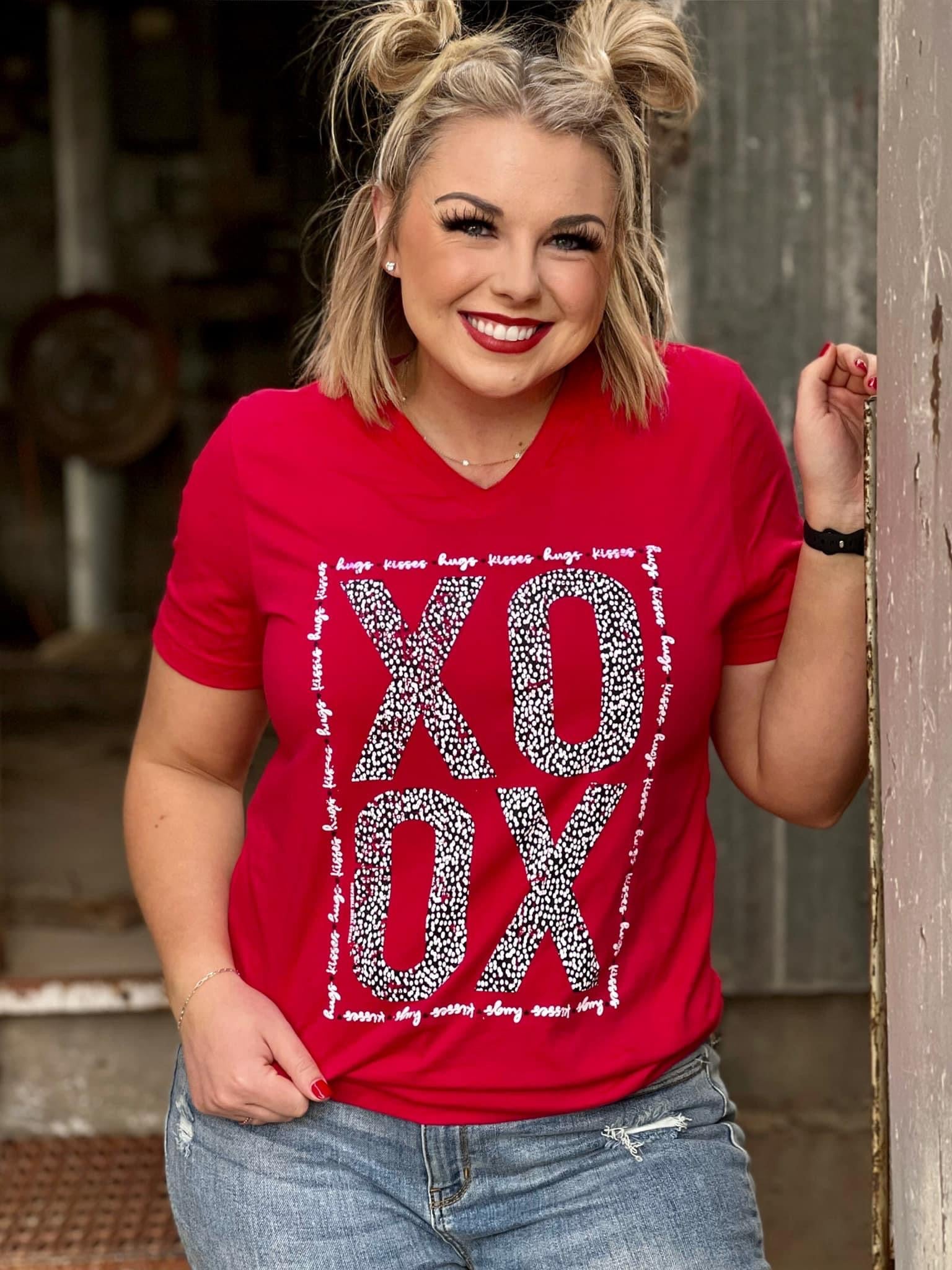 XOXO Hugs & Kisses Texas True Threads Comfy Tee