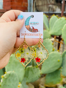 Natural Wildflower Gold Quatrefoil  Dangle Earrings